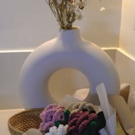 Donut Vase & Mini Florals
