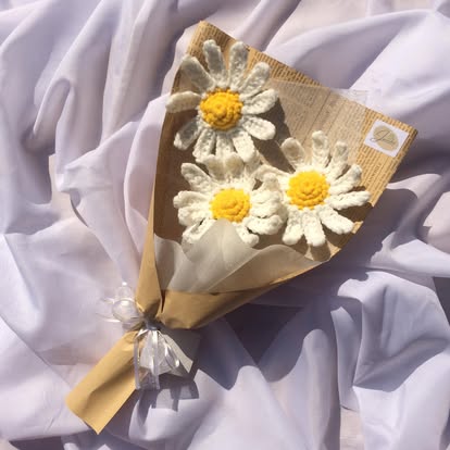 Triple Daisy Newsprint